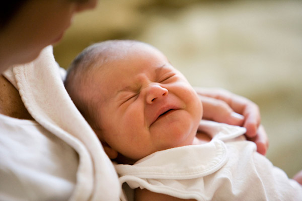 Viêm họng gây nhiều khó chịu cho trẻ sơ sinh